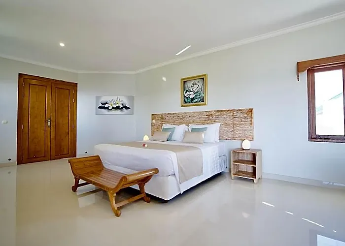 Poinciana Seaside & Retreat Centre Gretek